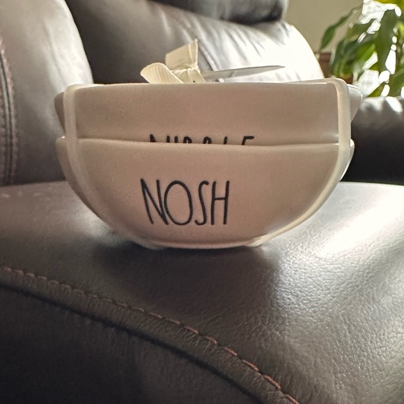 Rae Dunn NIBBLE & NOSH Set of 2 Ceramic Mini Bowls BRAND NEW!! - Picture 2 of 4